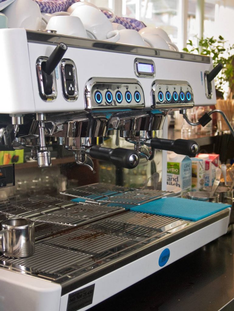 Café LIVRES in Essen – Kaffee Spezialitäten – Kaffee-Maschine